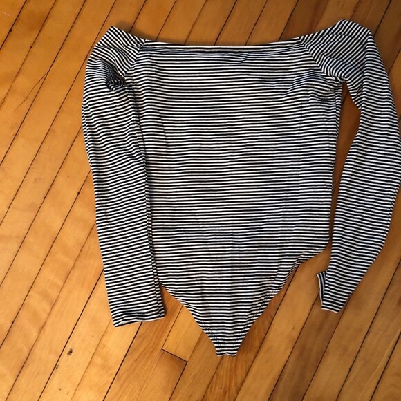 FOREVER 21 sz xl black and white striped off shoulder long sleeve bodysuit - Picture 5 of 8